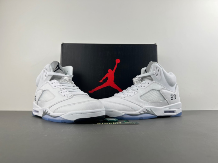 Air Jordan 5 “White Metallic” With Nike Air HQ7978-103