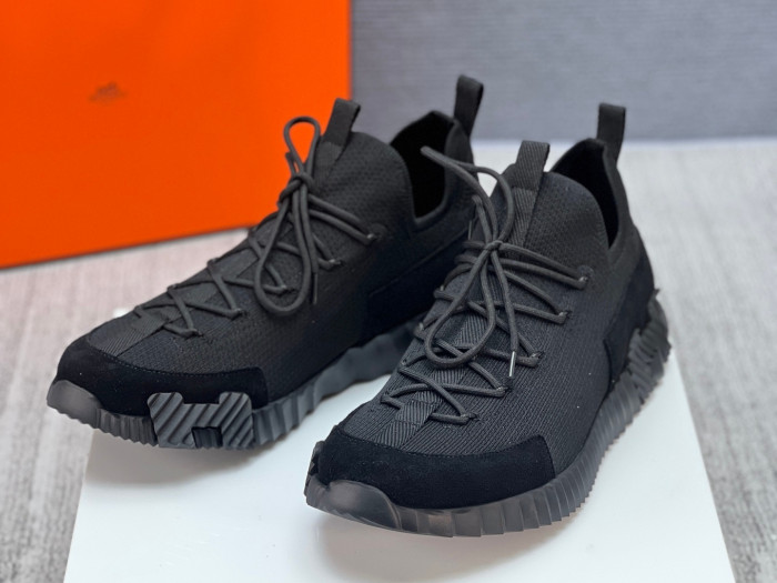 H**me5 sneaker hms010