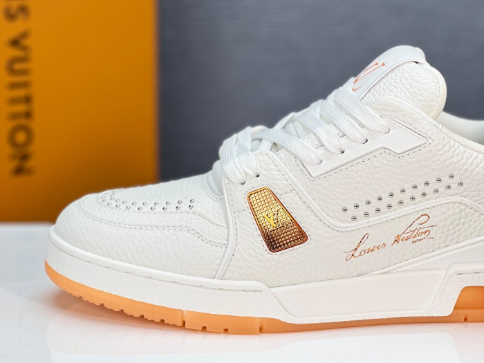 l0vis Vvtt0n lv trainer l&v-252